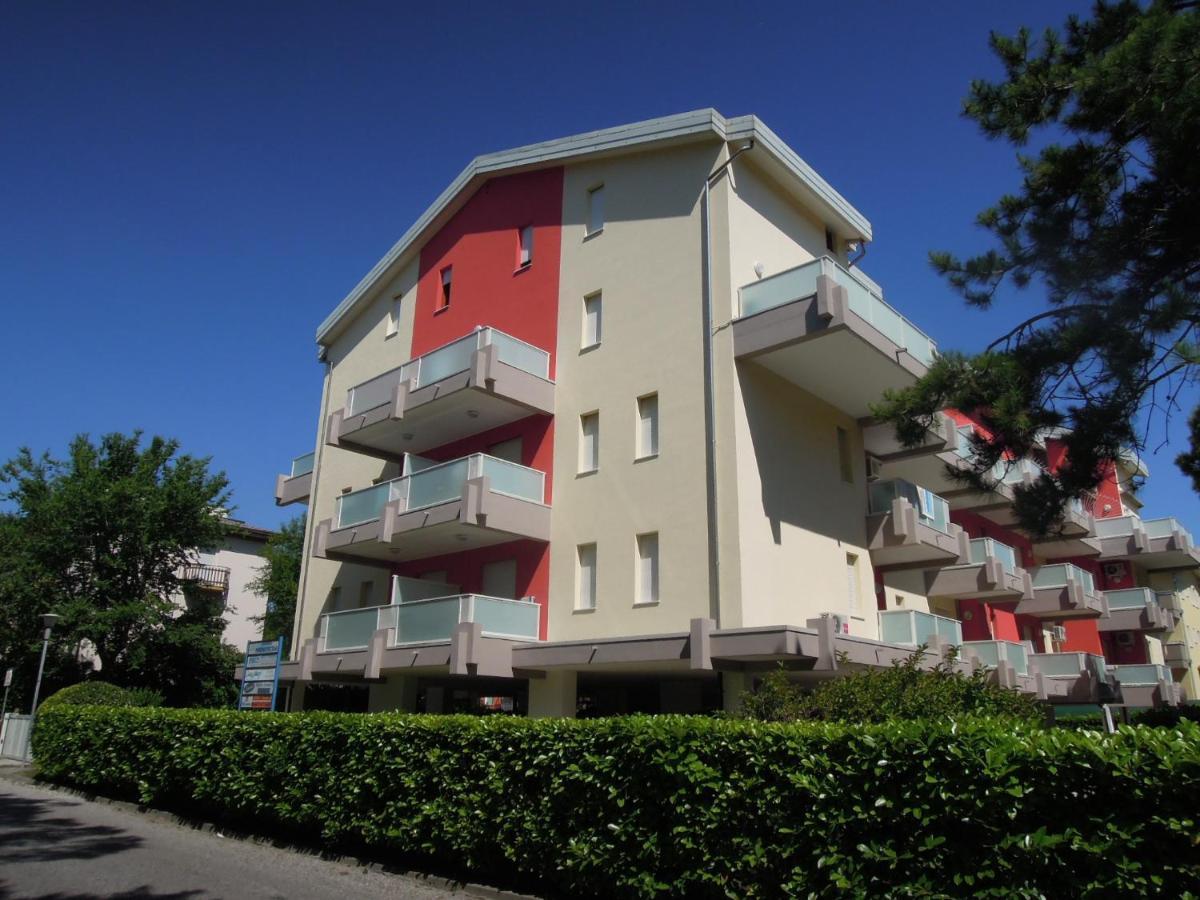 Cozy Two-Room Flat 100 Metres From Bibione Beach Exterior photo