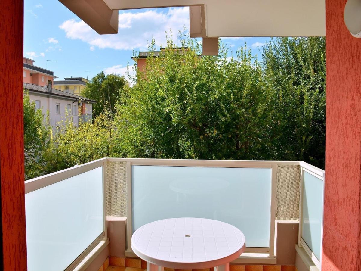 Cozy Two-Room Flat 100 Metres From Bibione Beach Exterior photo