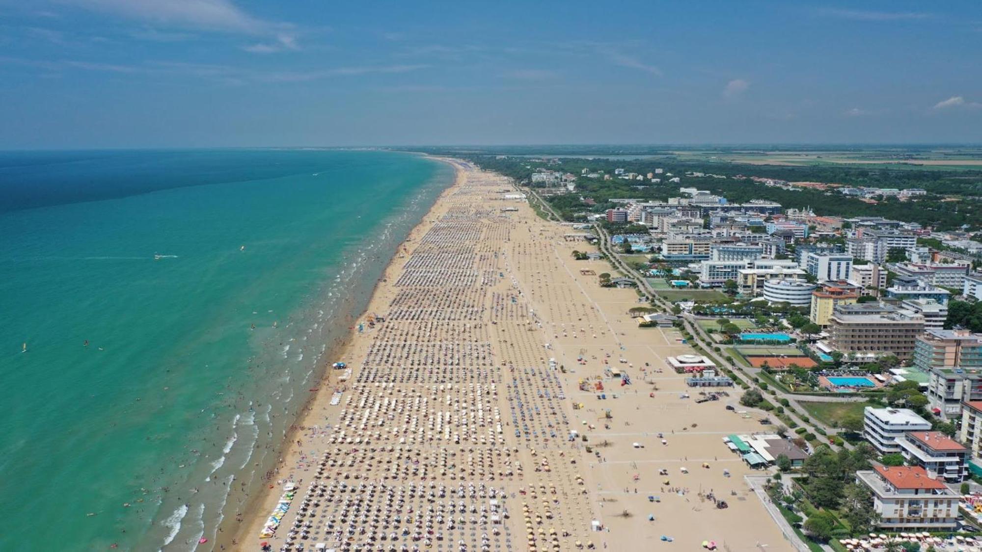 Cozy Two-Room Flat 100 Metres From Bibione Beach Exterior photo